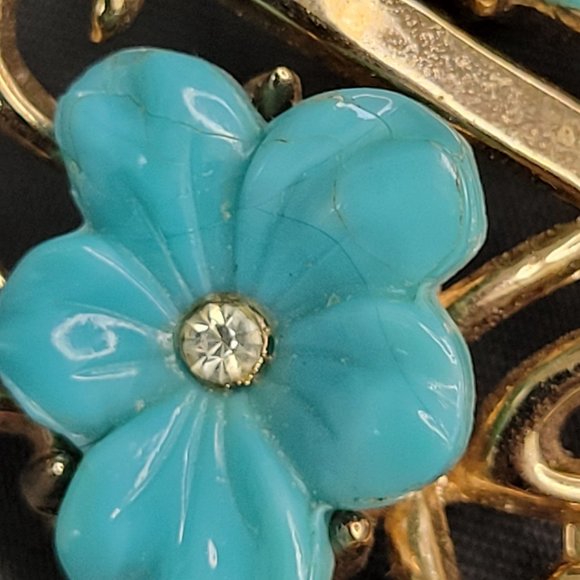 Crown Trifari Gold Tone Molded Glass Flower Brooch and Earrings Set A Philippe - Picture 12 of 13